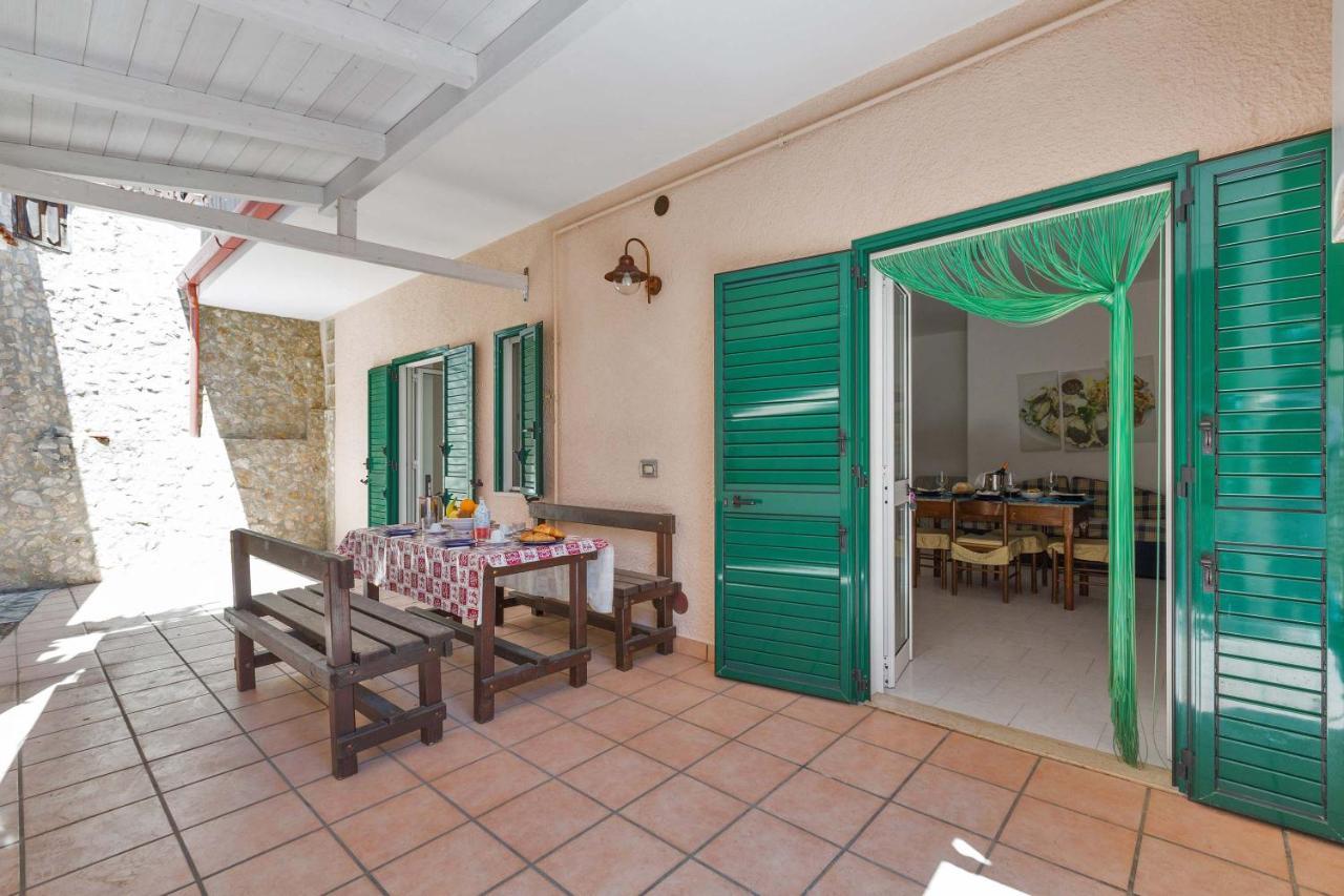 Il Bacio Del Sole By Barbarhouse Apartment Vieste Exterior photo