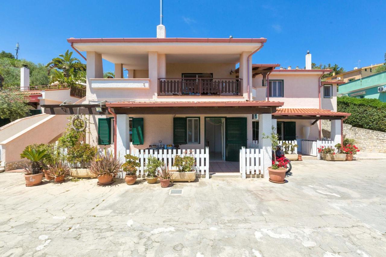 Il Bacio Del Sole By Barbarhouse Apartment Vieste Exterior photo