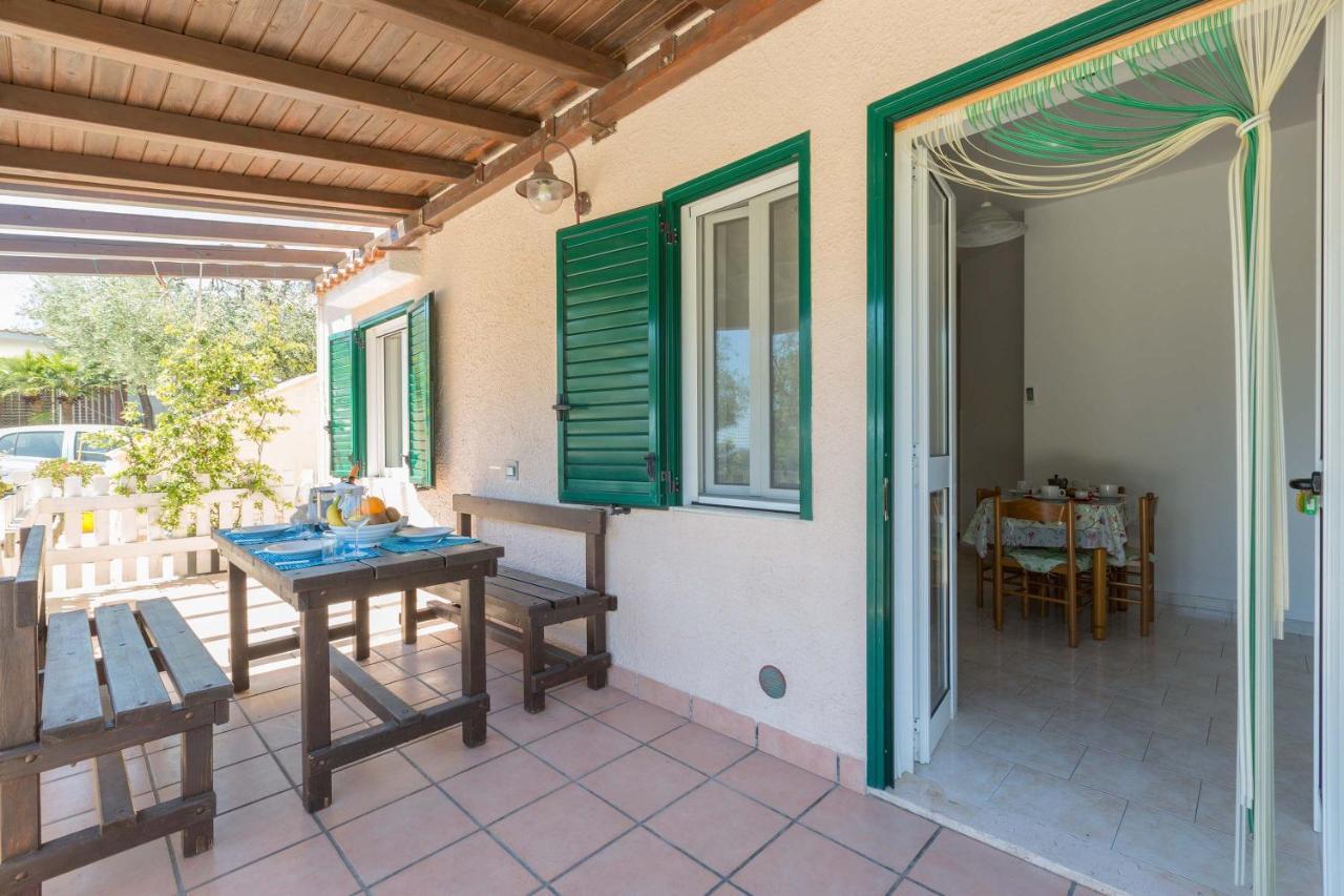 Il Bacio Del Sole By Barbarhouse Apartment Vieste Exterior photo