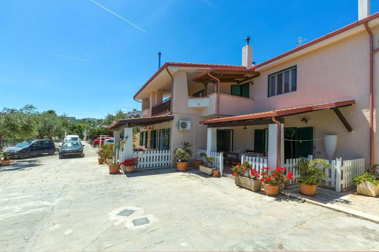 Il Bacio Del Sole By Barbarhouse Apartment Vieste Exterior photo